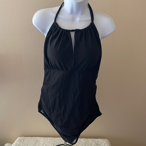 Nwot Black One Piece Size Large - Picture 1 of 8